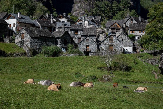 Những ngôi làng kỳ lạ ở thung lũng Bavona